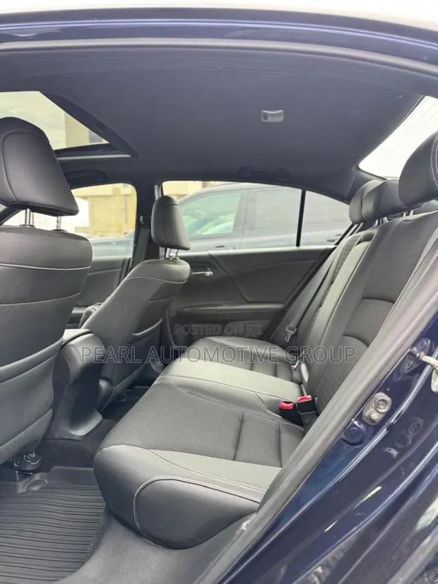 Honda Accord Sport 4dr Sedan FWD (2.4L 4cyl 2A) 2017 Blue · Photo 1