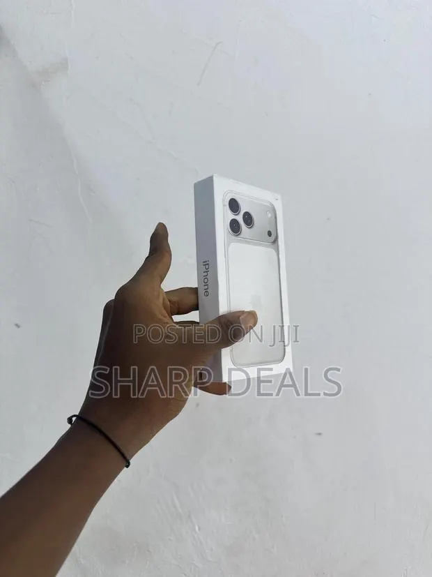 New Apple iPhone XR 128 GB Silver · Photo 1