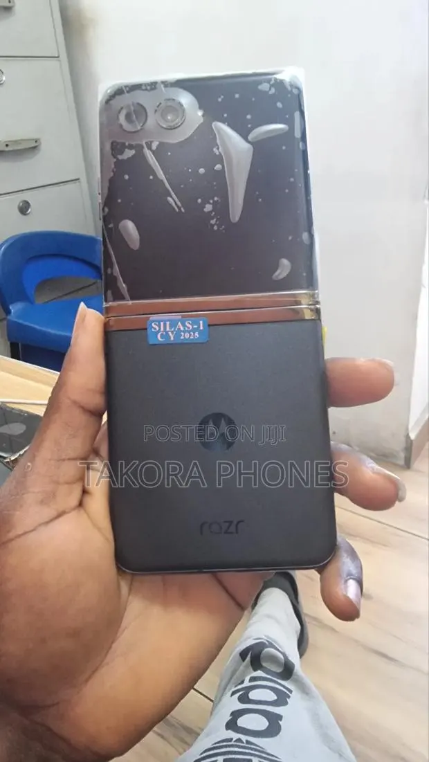 New Motorola Razr 40 Ultra 256 GB Black · Photo 1