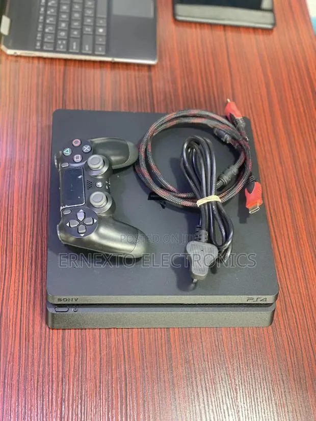Ps4 Slim With 10 Games Available on Jailbreak Offline · Photo 1