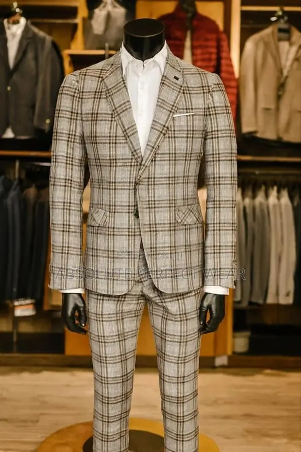 Original Striped Suit for Men Available · Photo 1