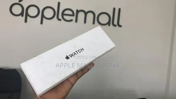Apple Watch SE 3 44mm GPS · Photo 1