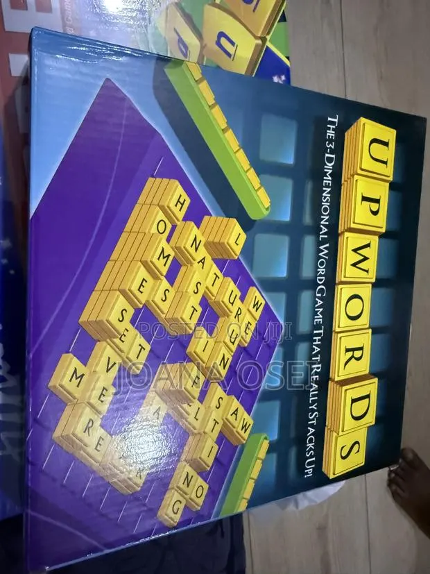 Up Words Board Game · Photo 1
