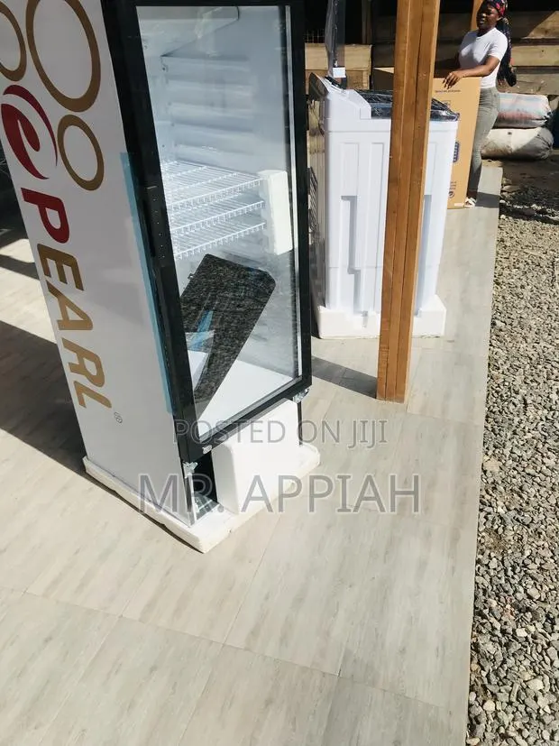 Latest and Affordable Pearl PVC-316-2b1 Door Display Fridge · Photo 1