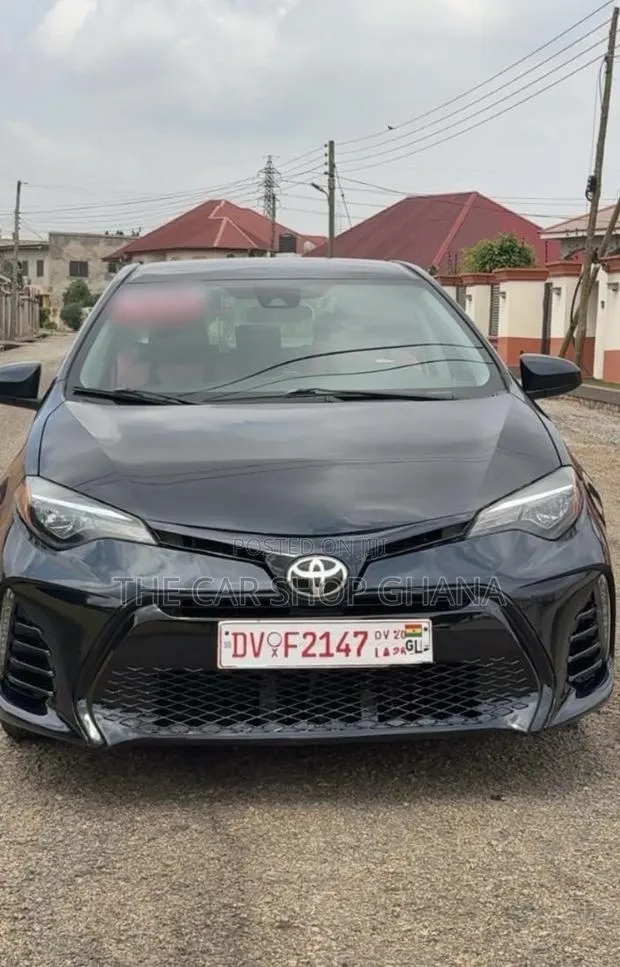 Toyota Corolla LE (1.8L 4cyl 2A) 2018 Black · Photo 1