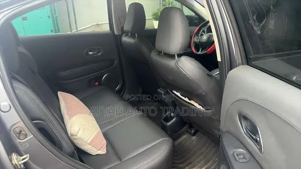 Honda HR-V 2019 Silver · Photo 1