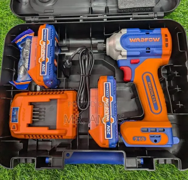 210n.M Cordless Impact Driver With 4 PCS Bits Set - Wcd2b21 · Photo 1