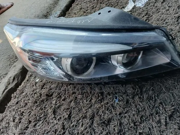 Kia Sorento 2017 2018 Headlight Home Used Pair 6,000 · Photo 1
