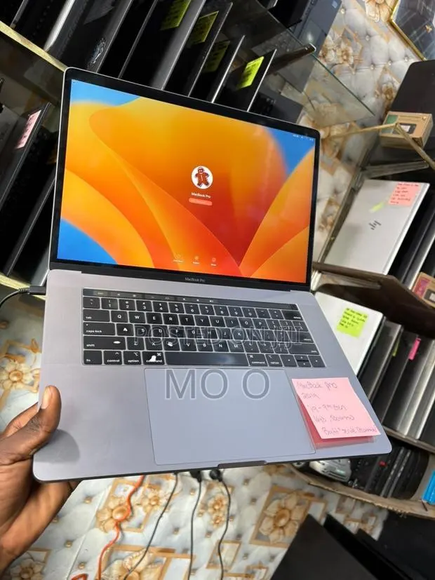 Laptop Apple MacBook Pro 2019 16GB Intel Core i9 SSD 512GB · Photo 1