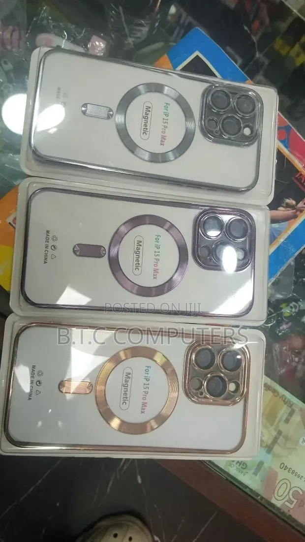iPhone 15 Pro Max Cover · Photo 1