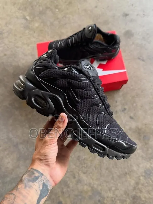 Original Nike TN All Black · Photo 1