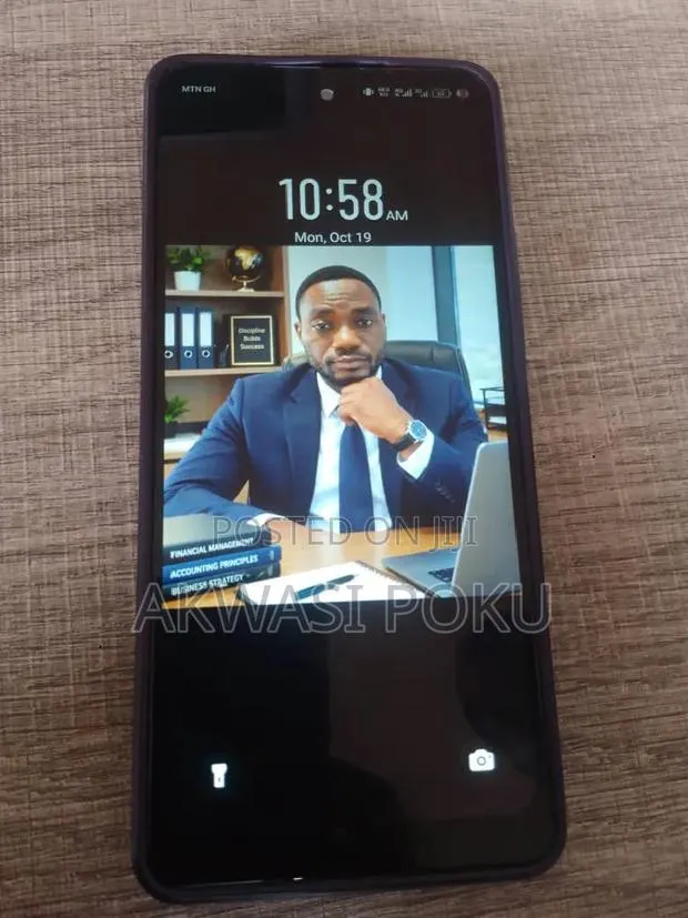 Infinix Hot 40 Pro 256 GB Silver · Photo 1