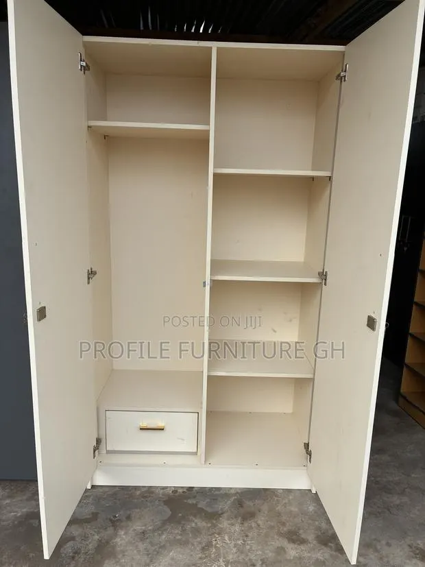 Massive Lite 2 in 1 Wardrobe// Durable and Luxurious · Photo 1