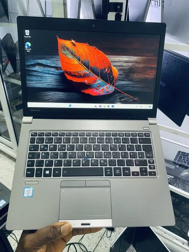Laptop Toshiba Portege Z30 8GB Intel Core i7 SSD 256GB · Photo 1