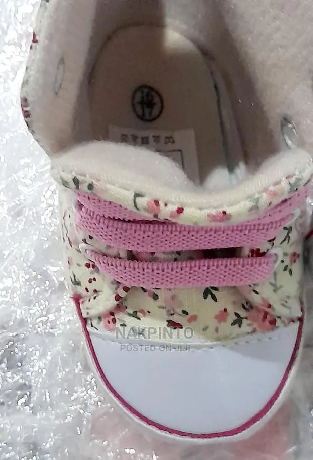 Comfortable Shoes for Kids · Photo 1