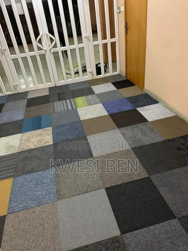 Carpet Tiles · Photo 1