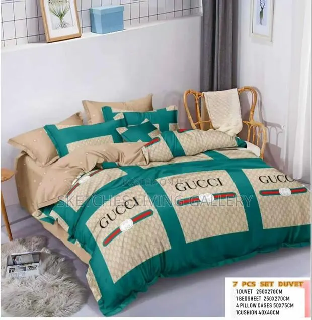 Paradise in Package: Ultra-Comfort 7 Pieces Duvet Set · Photo 1