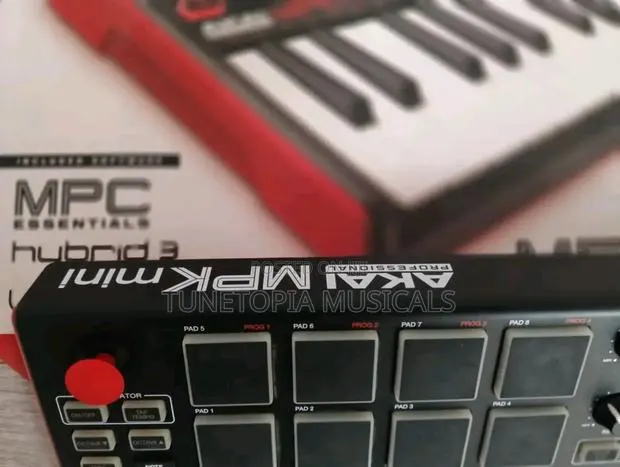 Akai Professional MPK Mini Mk3 Usb Midi Keyboard Controller. · Photo 1