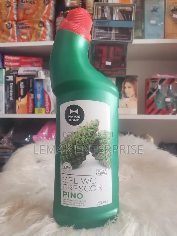 Toilet Bleach/Cleaner and Lime Scale Remover · Photo 1