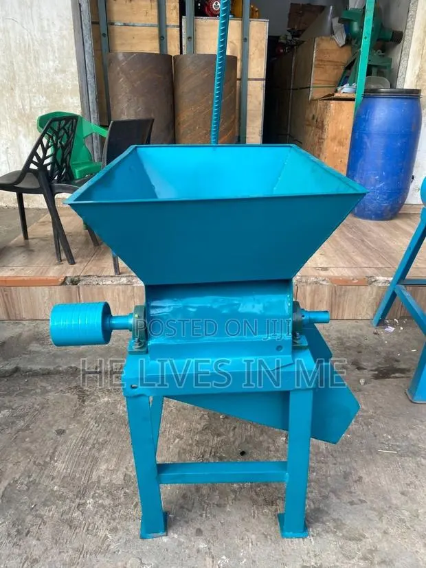 Cassava Grinding / Grata · Photo 1