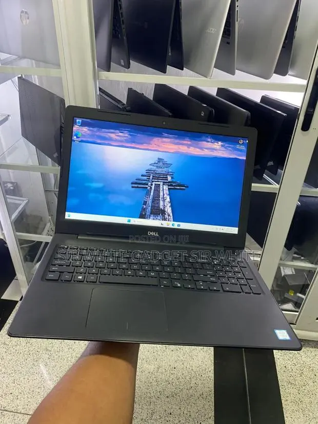 Laptop Dell Latitude 3590 8GB Intel Core i3 SSD 128GB · Photo 1