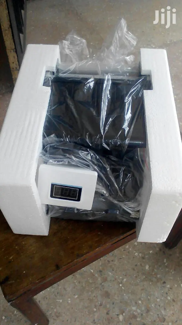 Fully Automatic Money Counting Machine · Photo 1