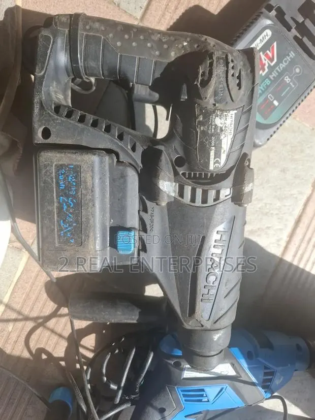 Hitachi DH 24DVA 24\text{V} Cordless SDS-Plus Rotary Hammer Drill · Photo 1