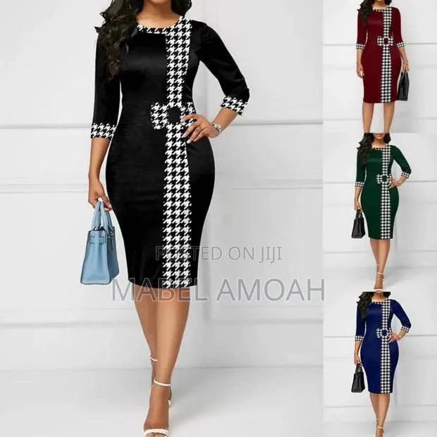 Ladies Classic Dress · Photo 1