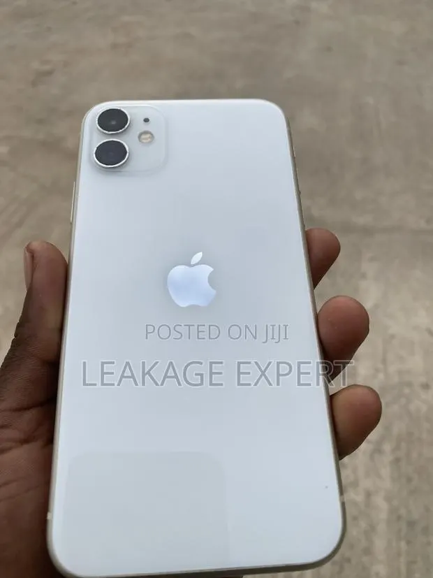 Apple iPhone 11 128 GB White · Photo 1