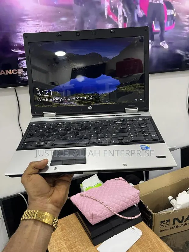 Laptop HP EliteBook 8540P 6GB Intel Core I7 HDD 160GB · Photo 1