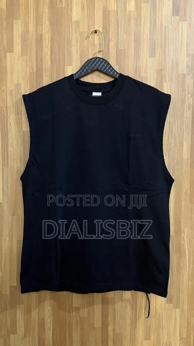 Sleeveless Tshirts · Photo 1