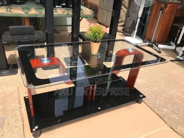 Glass Center Table · Photo 1