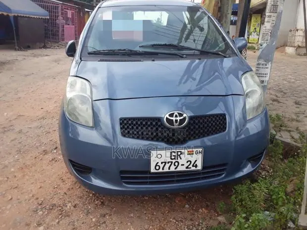 Toyota Yaris 2010 Blue · Photo 1