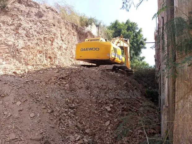 Excavator for Sale · Photo 1