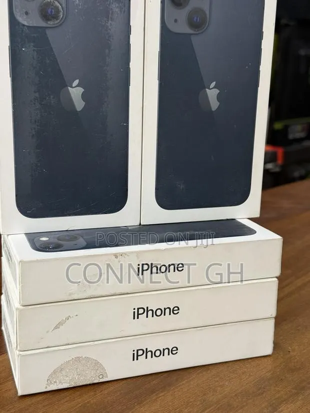 New Apple iPhone 13 128 GB · Photo 1
