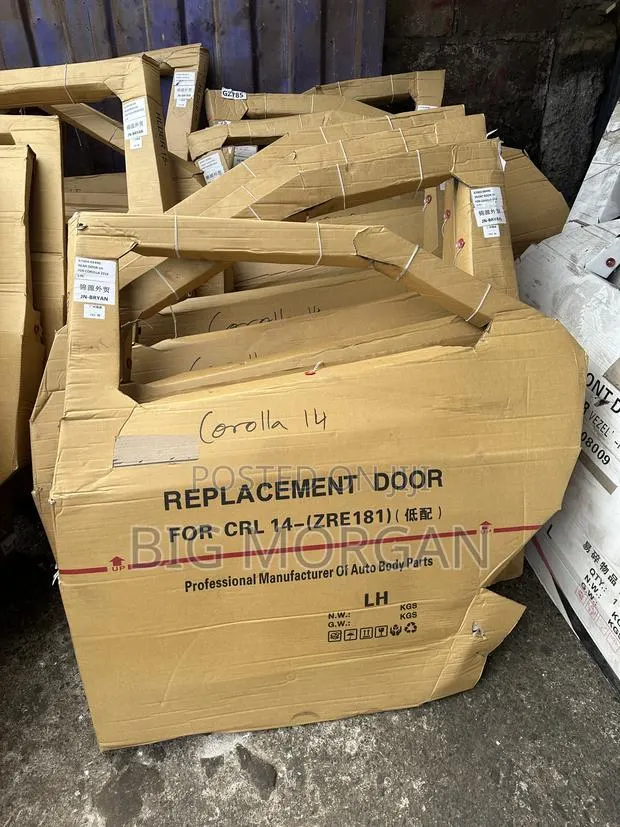 Toyota Corolla 2014 2015 2016 2017 2018 2019 Front Door · Photo 1