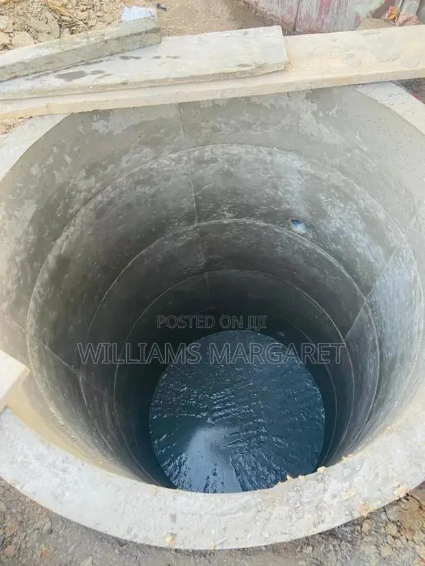 Construction of Manhole for Toilet and Wastewater · Photo 1