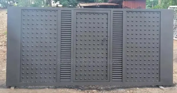 Classic Egg Design Metal Security Gate | Steel Gate · Photo 1