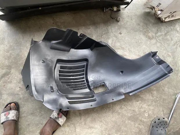 Benz GLE-Class (W167 / C167) 2019 2020 2021 2022 2023 Fender Liner · Photo 1