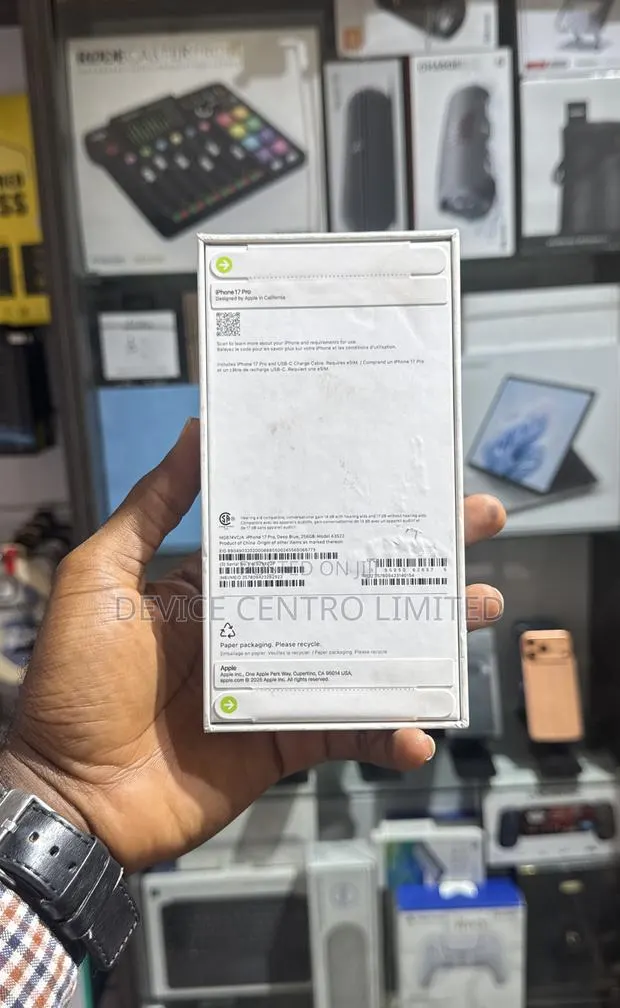 New Apple iPhone 17 Pro 256 GB Blue · Photo 1