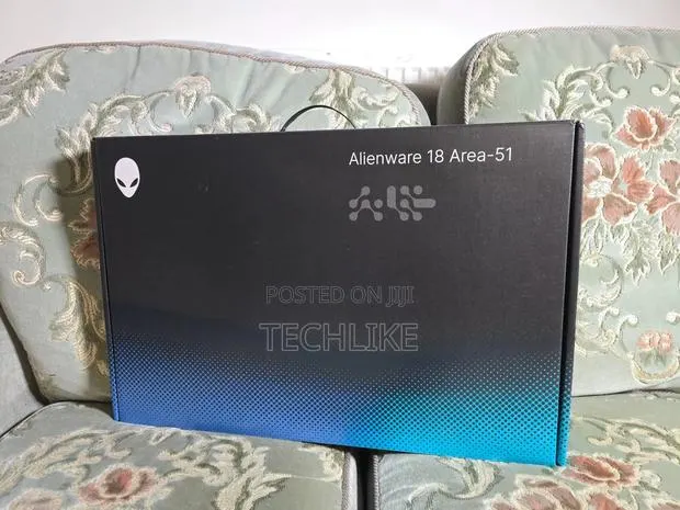 New Laptop Alienware Area-51m 64GB Intel Core Ultra 9 SSD 2T · Photo 1