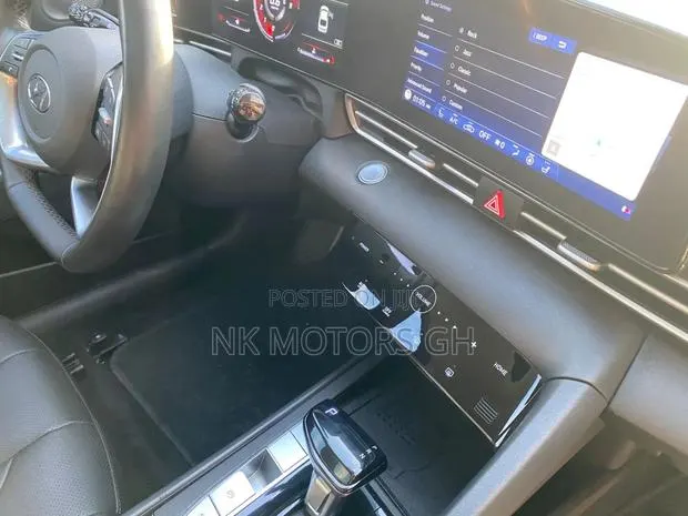 Hyundai Elantra 2022 Red · Photo 1
