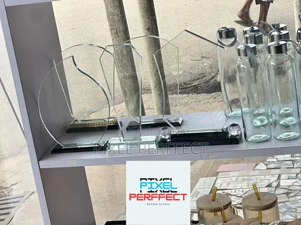 Awards Crystal Plaques and Customization · Photo 1