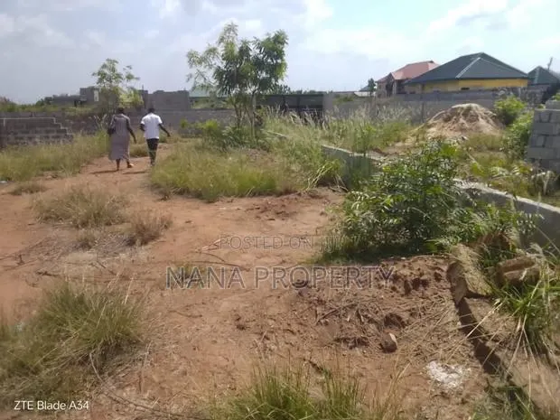Two Plots of Land for Sale Located at Oyibi Saasabi · Photo 1
