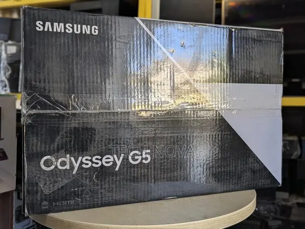 Samsung - 27" Odyssey 1000r Curved Qhd165hz 1mshdr10 Gaming Monitor · Photo 1
