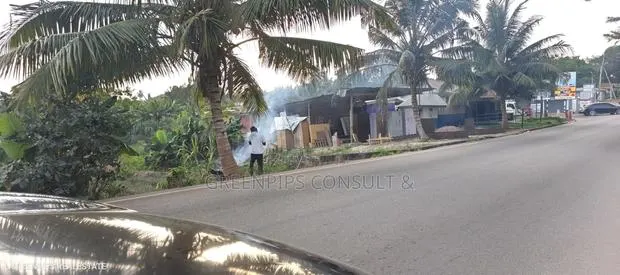 Full Plot at Ahinsan Estate Main Road · Photo 1