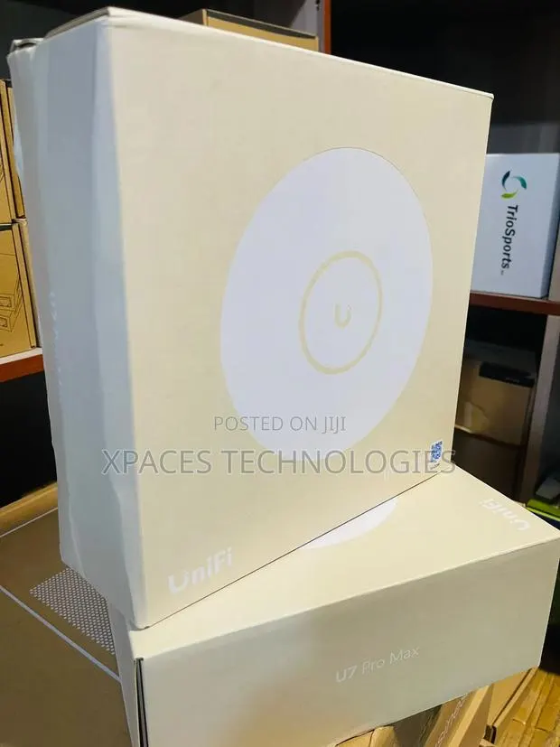 Unifi U7 Pro Max, WiFi7, 160 M2, 500+ Clients, PoE+, 2.5 GbE, 6 GHz · Photo 1