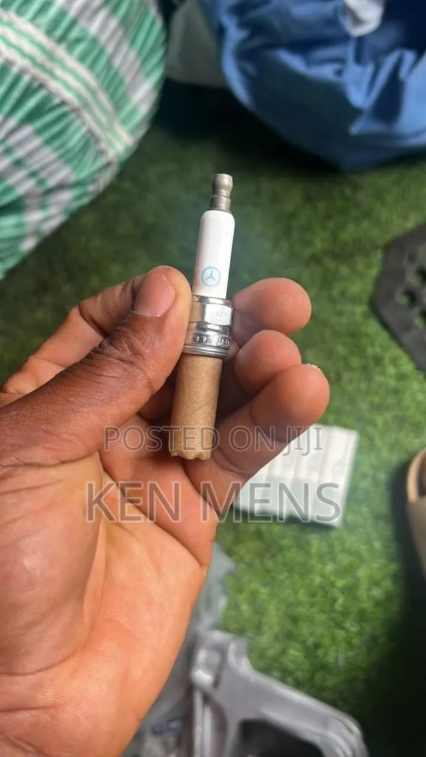 Mercedes Benz Plugs Available · Photo 1