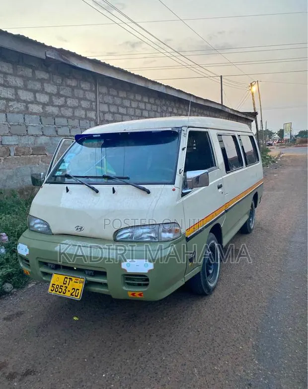 Hyundai H-100 2004 · Photo 1