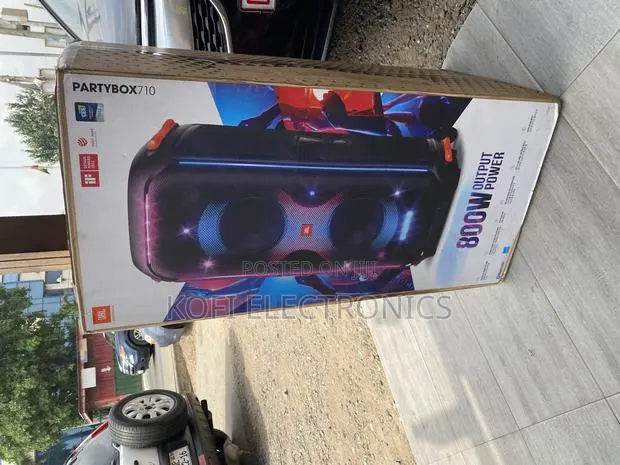 Unique Dynamic Light Patterns on the New JBL Partybox 710 · Photo 1